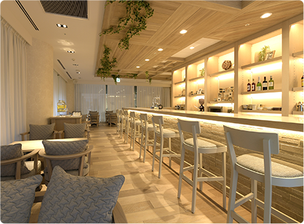 カフェ＆バー「CROSS POINT」