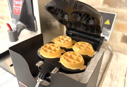 焼き立てワッフル