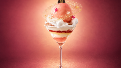 ひと目で恋に落ちる、丸ごと桃の夜パフェ。夏限定「Peach Night Parfait」2026年8月1日（土）から提供開始